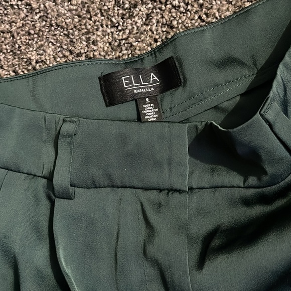 Satin like dress pant. - Picture 2 of 3